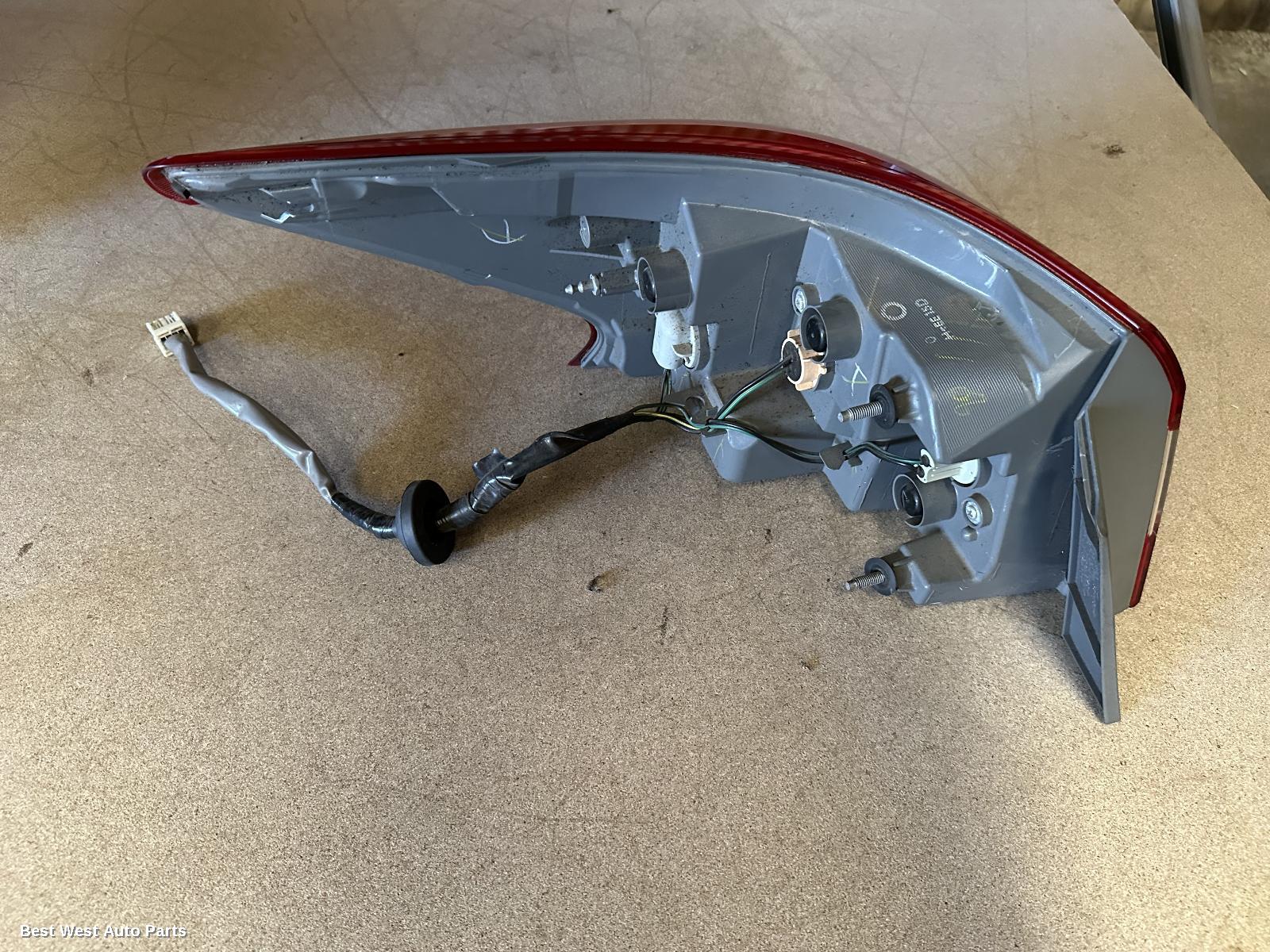 2015 NISSAN PULSAR Right Taillight