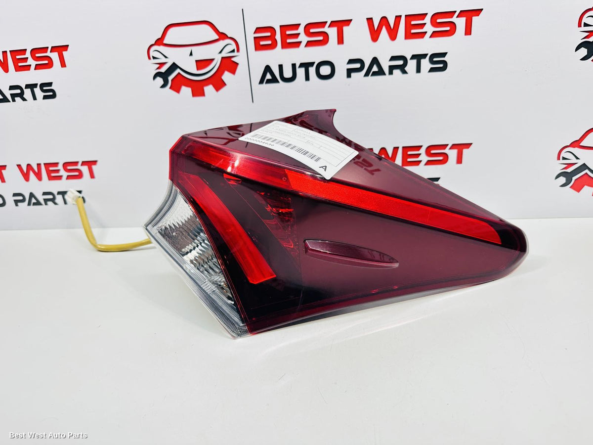 2018 TOYOTA COROLLA Right Taillight