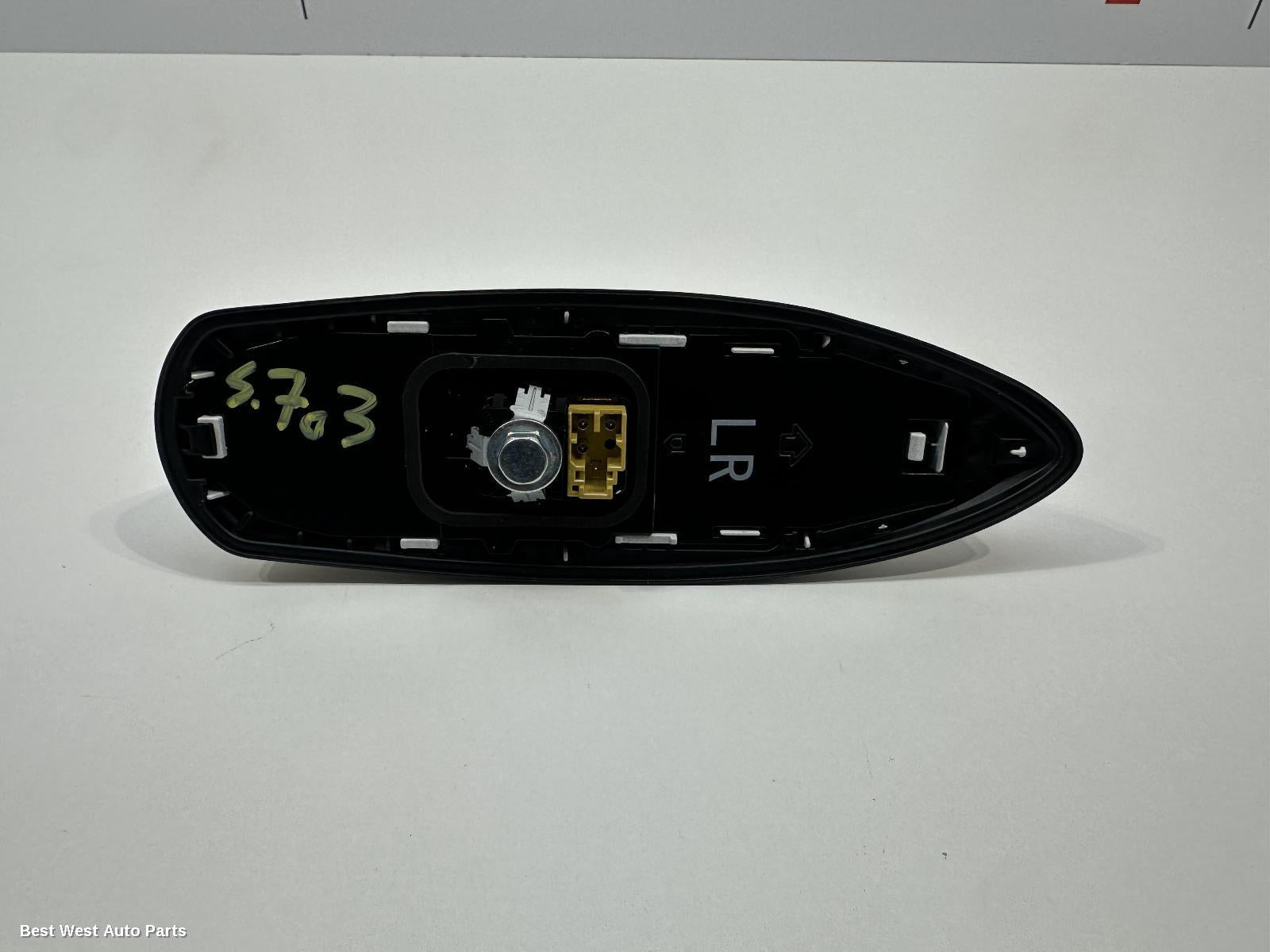2024 TOYOTA HILUX Antenna