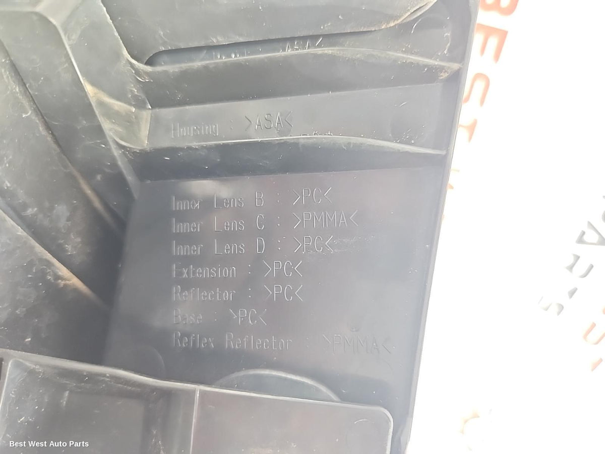 2020 NISSAN XTRAIL Right Taillight
