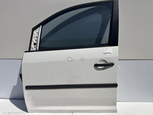2013 VOLKSWAGEN CADDY Left Front Door