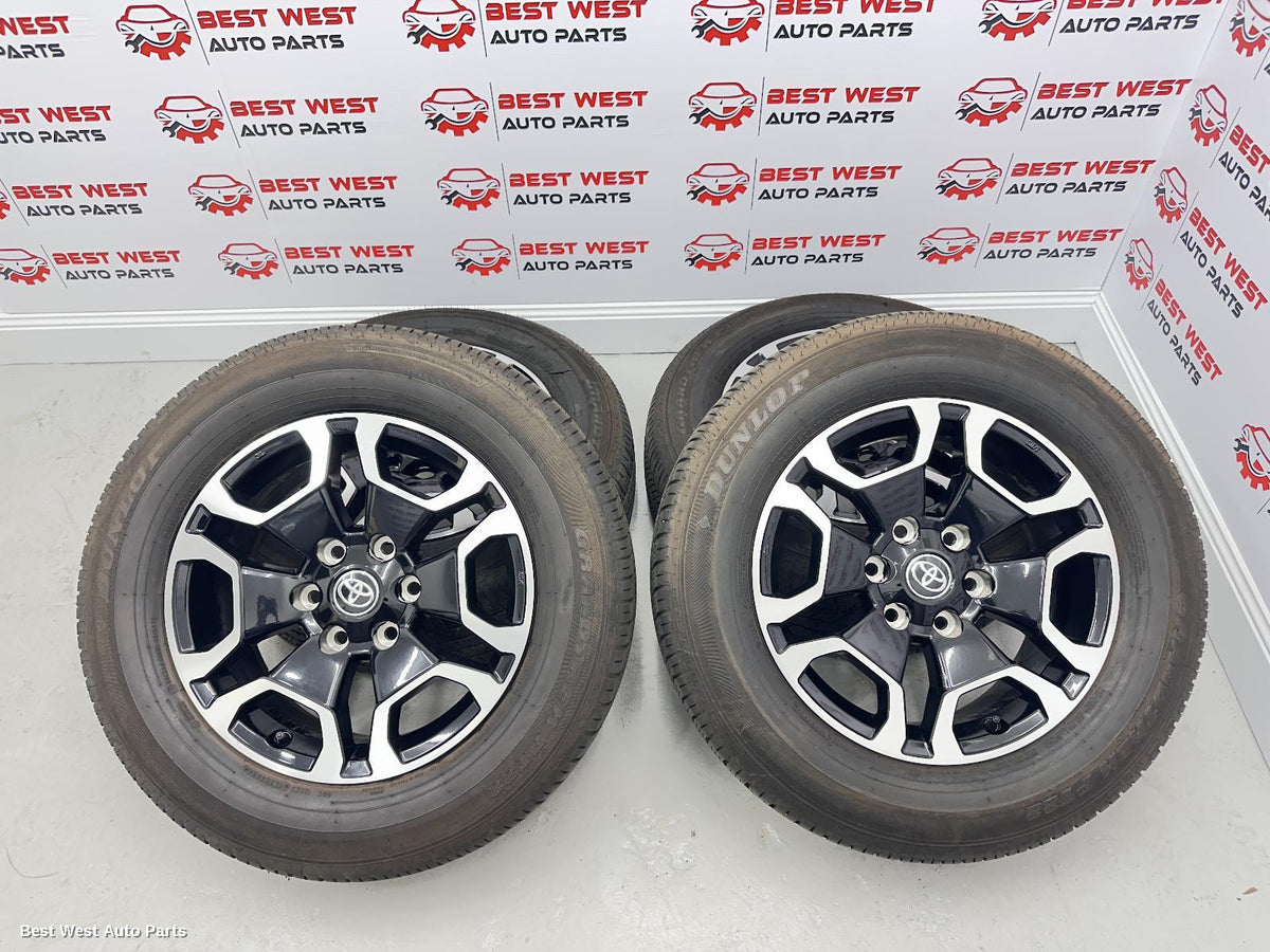 2024 TOYOTA HILUX Wheel Mag
