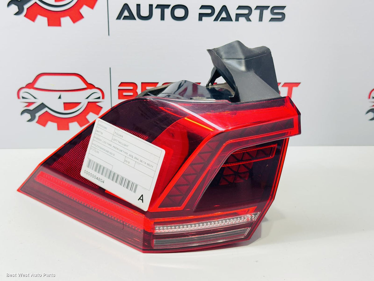 2018 VOLKSWAGEN TIGUAN Left Taillight