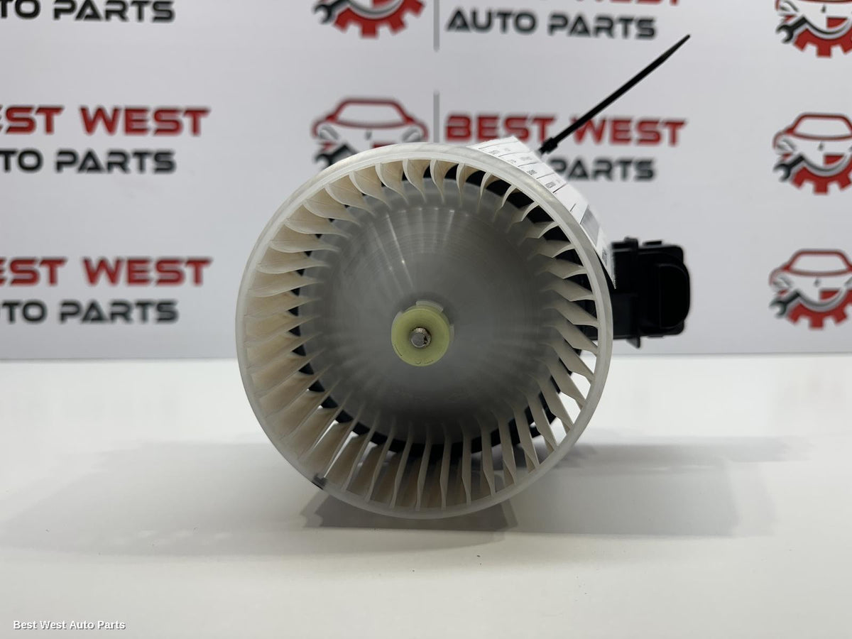 2024 TOYOTA HILUX Heater Fan Motor