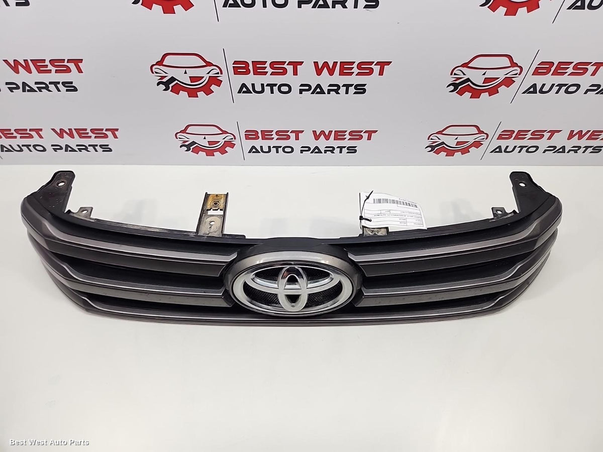 2017 TOYOTA HILUX Grille