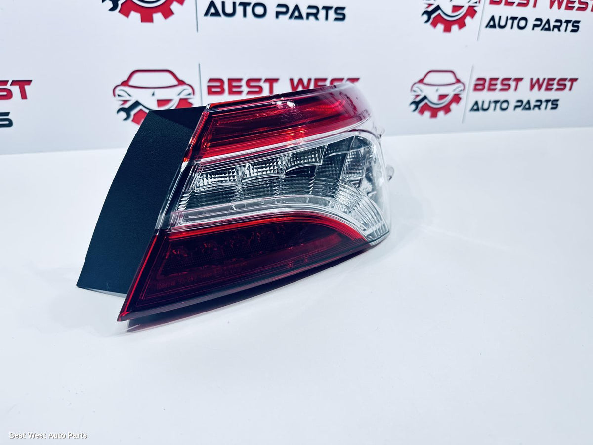 2021 TOYOTA CAMRY Right Taillight