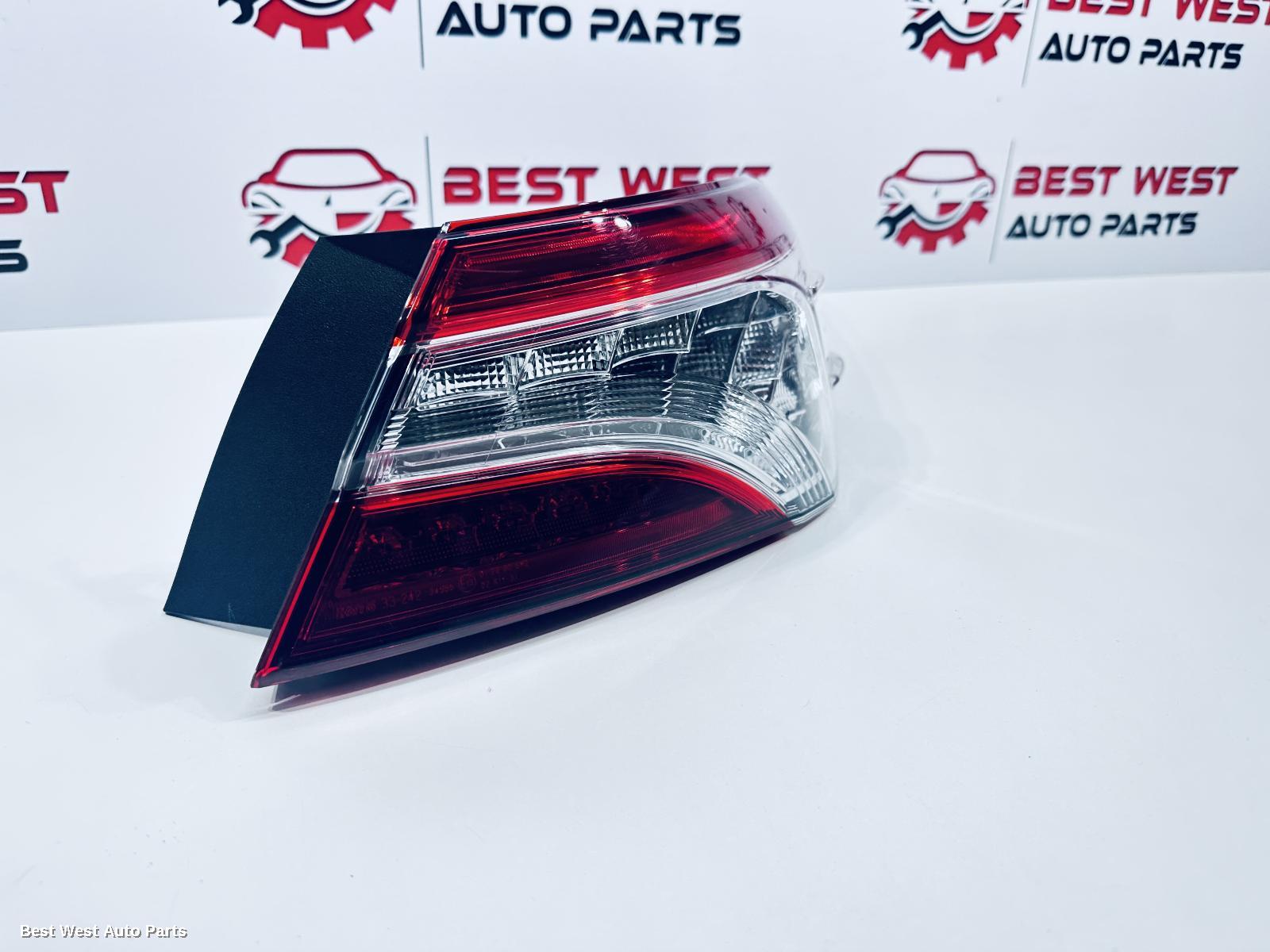 2021 TOYOTA CAMRY Right Taillight