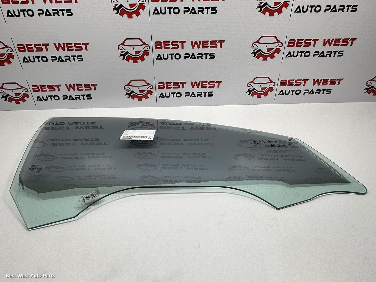 2013 HOLDEN COMMODORE Right Front Door Window