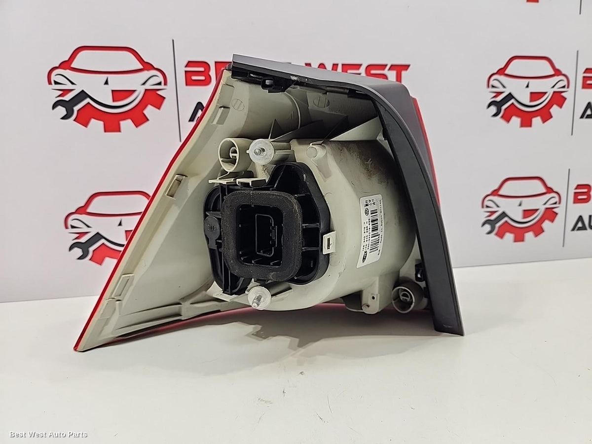 2008 VOLKSWAGEN GOLF Right Taillight