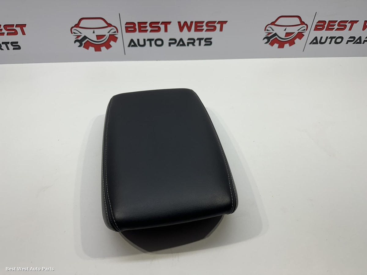 2021 MITSUBISHI TRITON Console