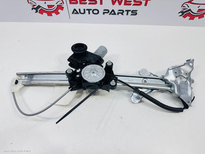 2022 TOYOTA COROLLA Right Front Window Reg/Motor