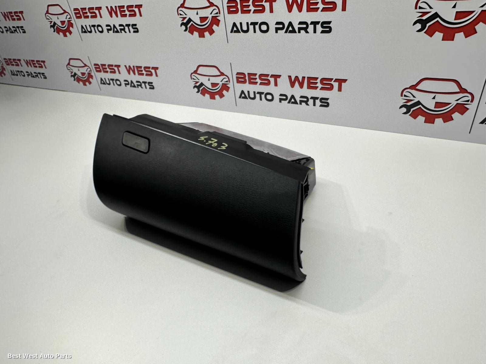 2024 TOYOTA HILUX Glove Box