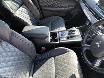 2022 MITSUBISHI OUTLANDER Console