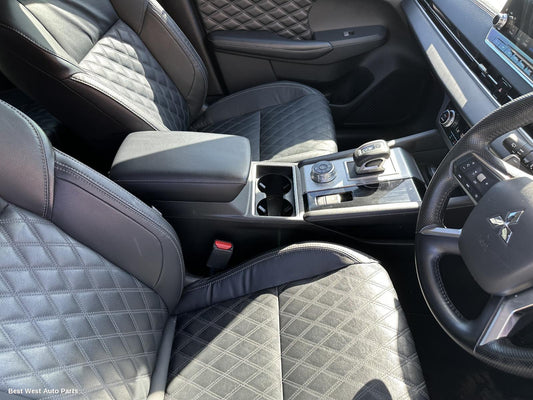 2022 MITSUBISHI OUTLANDER Console