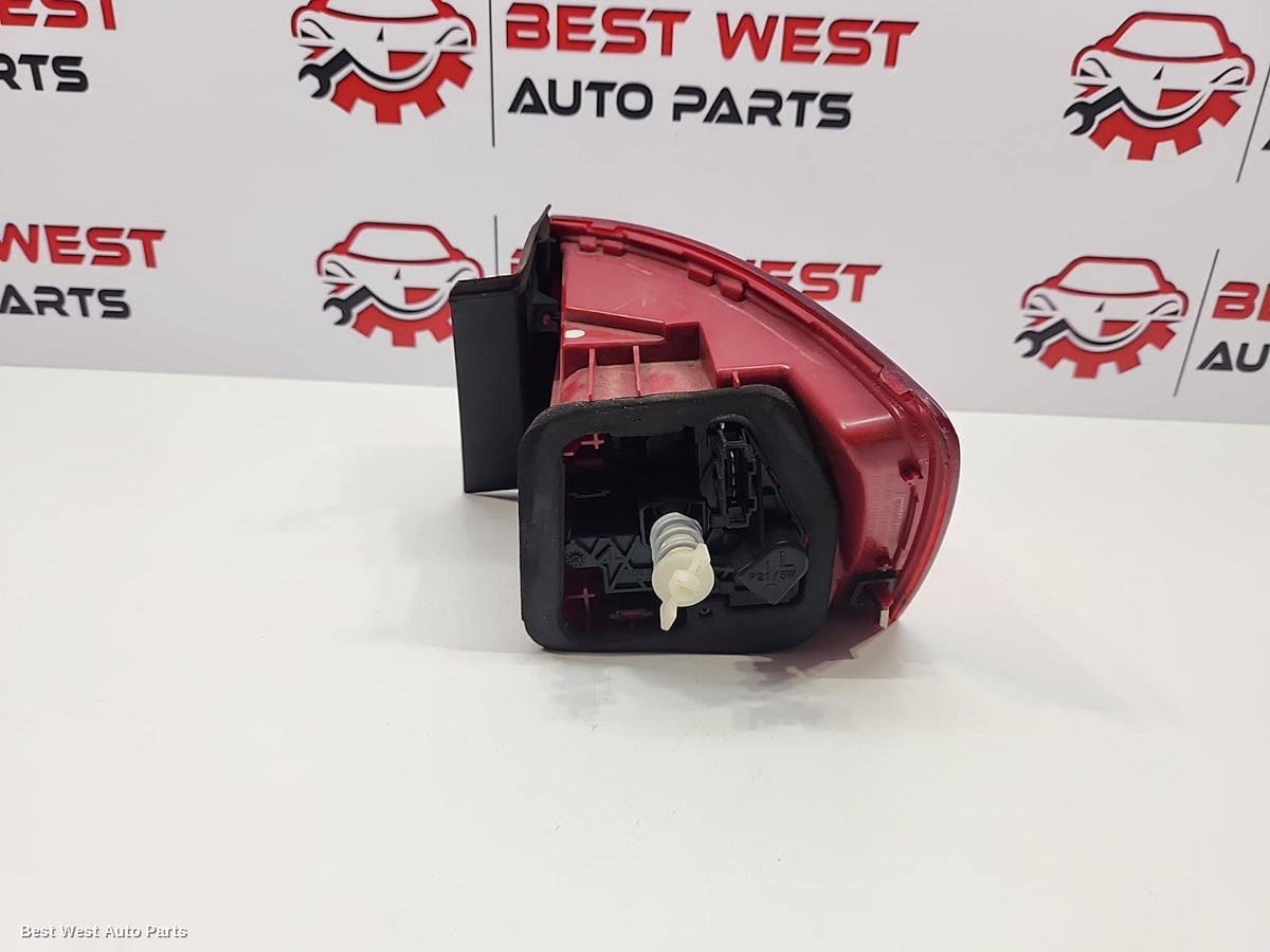 2012 VOLKSWAGEN JETTA Left Taillight