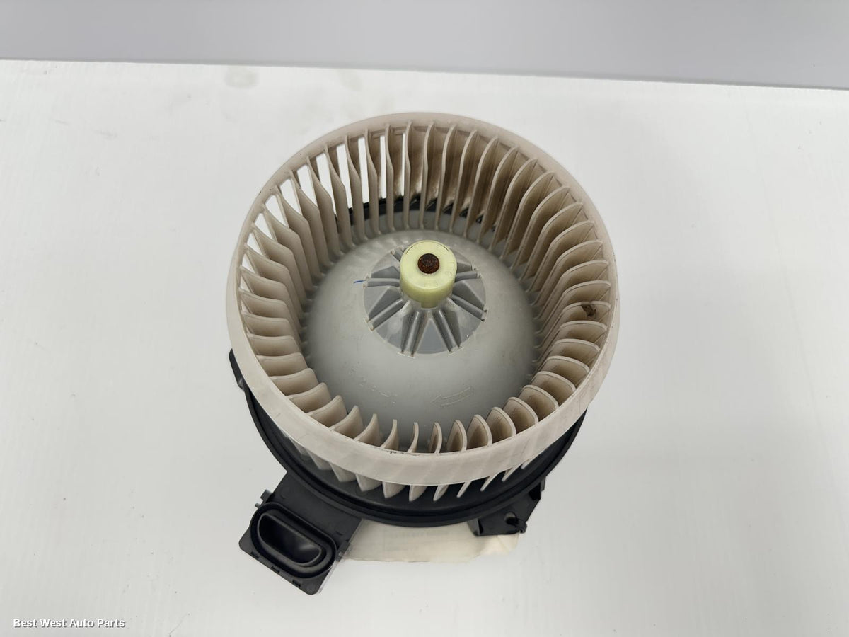 2013 TOYOTA COROLLA Heater Fan Motor