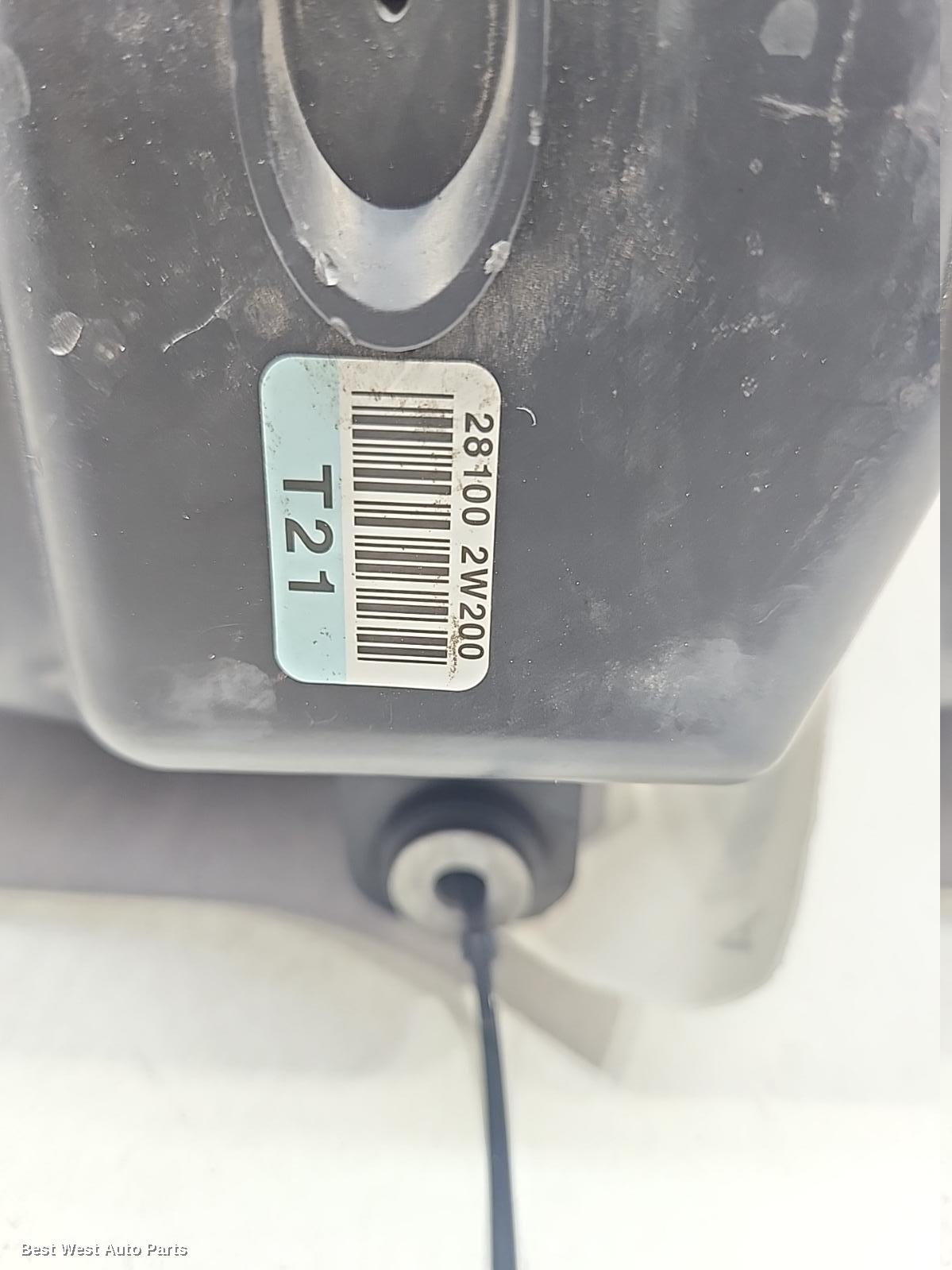 2013 HYUNDAI SANTA FE Air Cleaner/Box