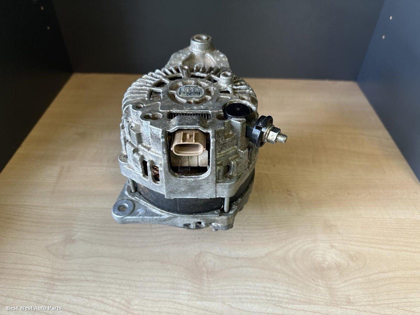 2014 NISSAN NAVARA Alternator