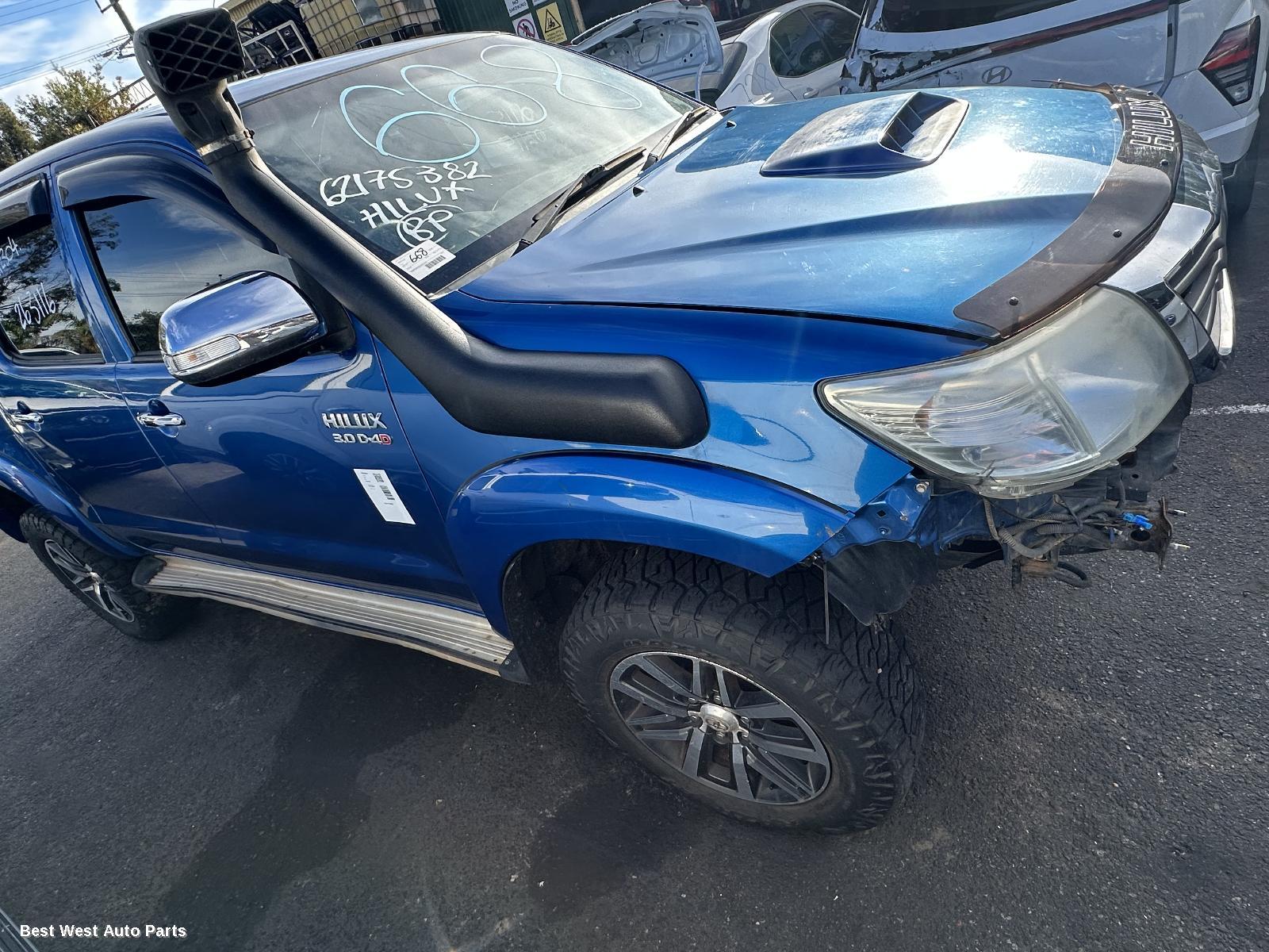 2015 TOYOTA HILUX Right Front Door