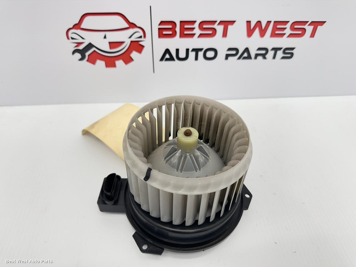 2014 MITSUBISHI MIRAGE Heater Fan Motor