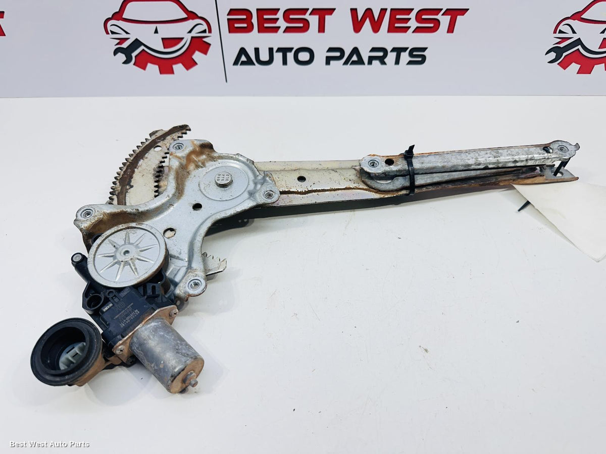 2019 TOYOTA HILUX Left Front Window Reg/Motor