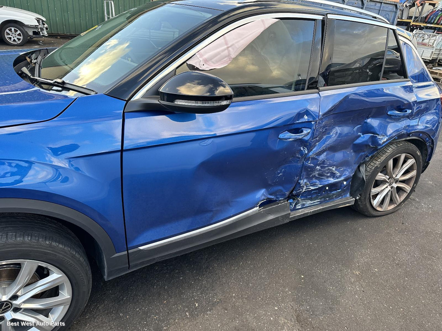 2024 VOLKSWAGEN T-ROC Left Front Door Window