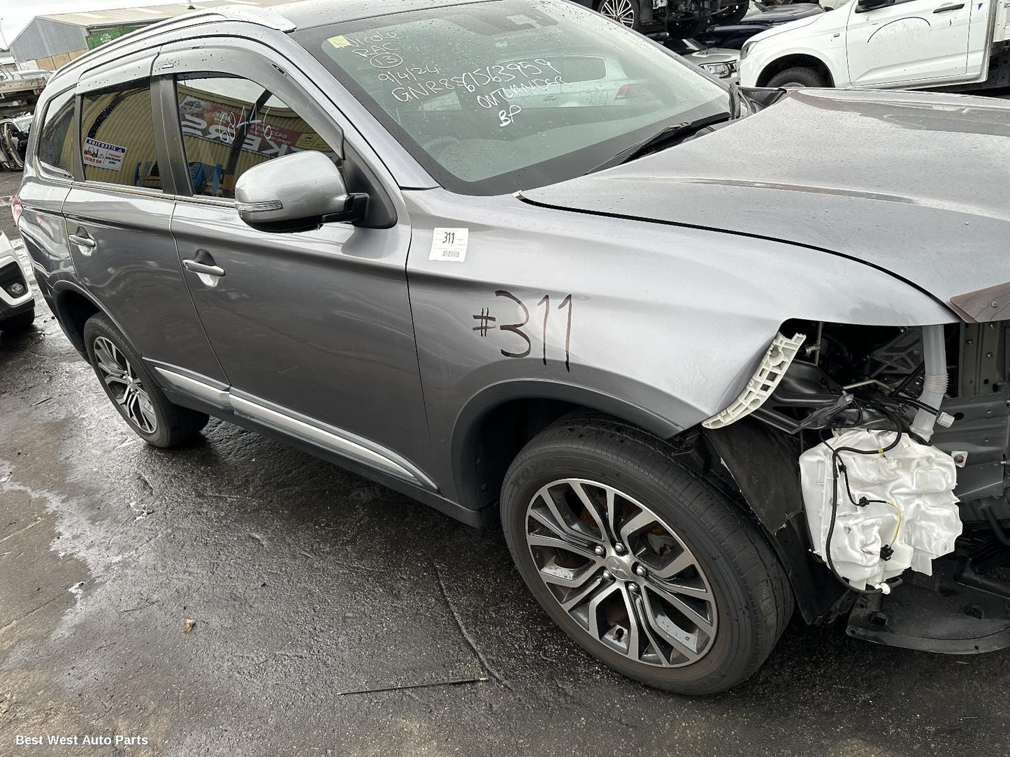 2018 MITSUBISHI OUTLANDER Left Front Door
