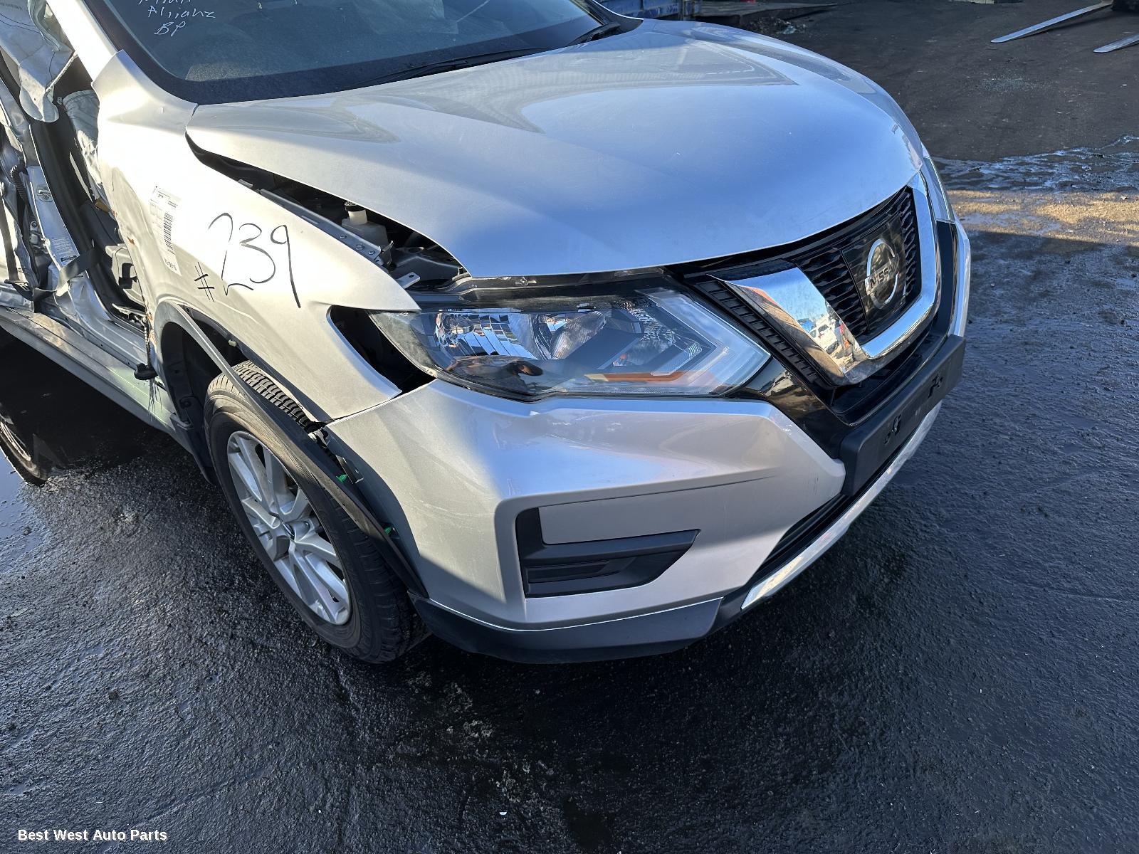 2020 NISSAN XTRAIL Console
