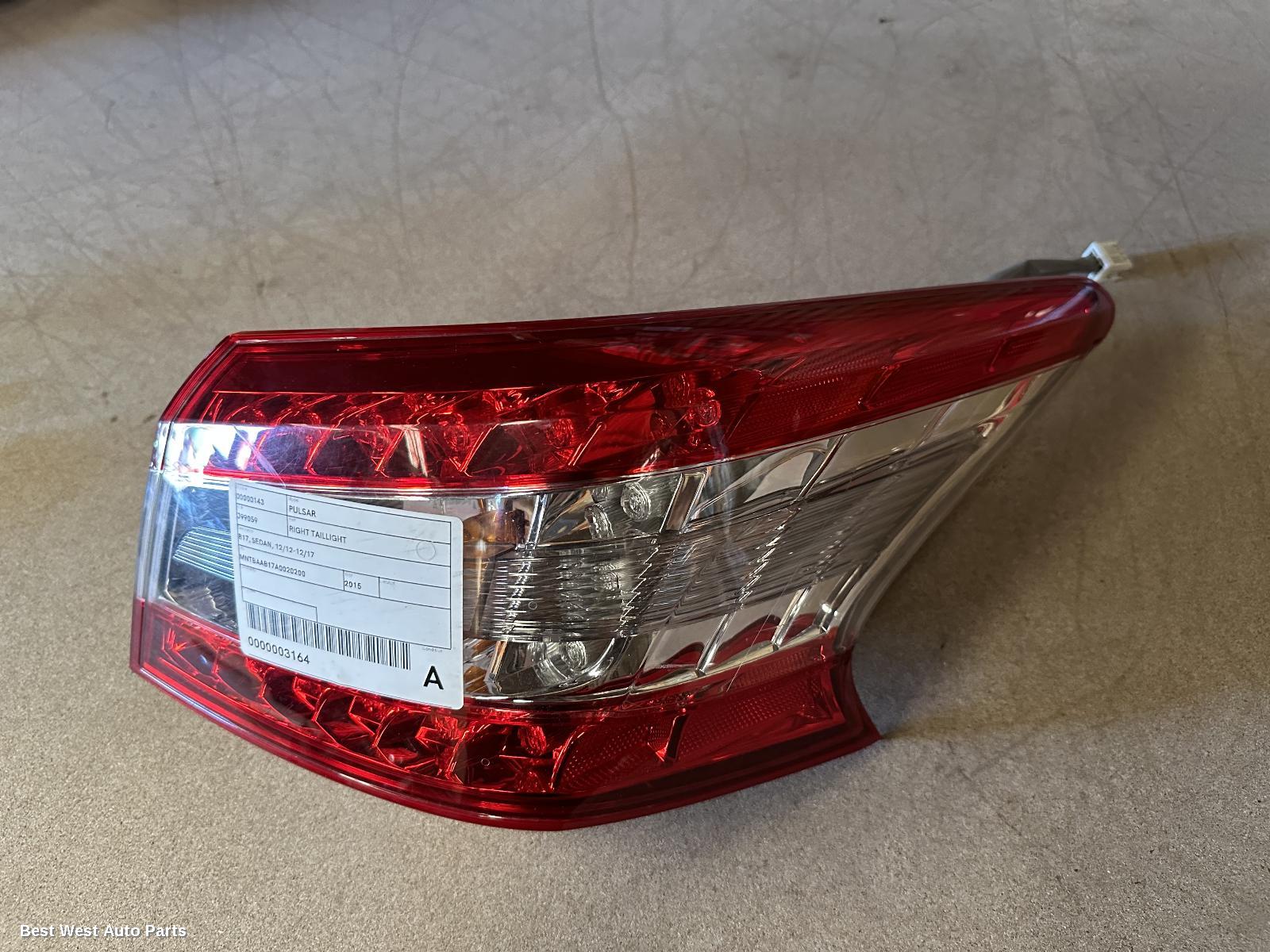 2015 NISSAN PULSAR Right Taillight