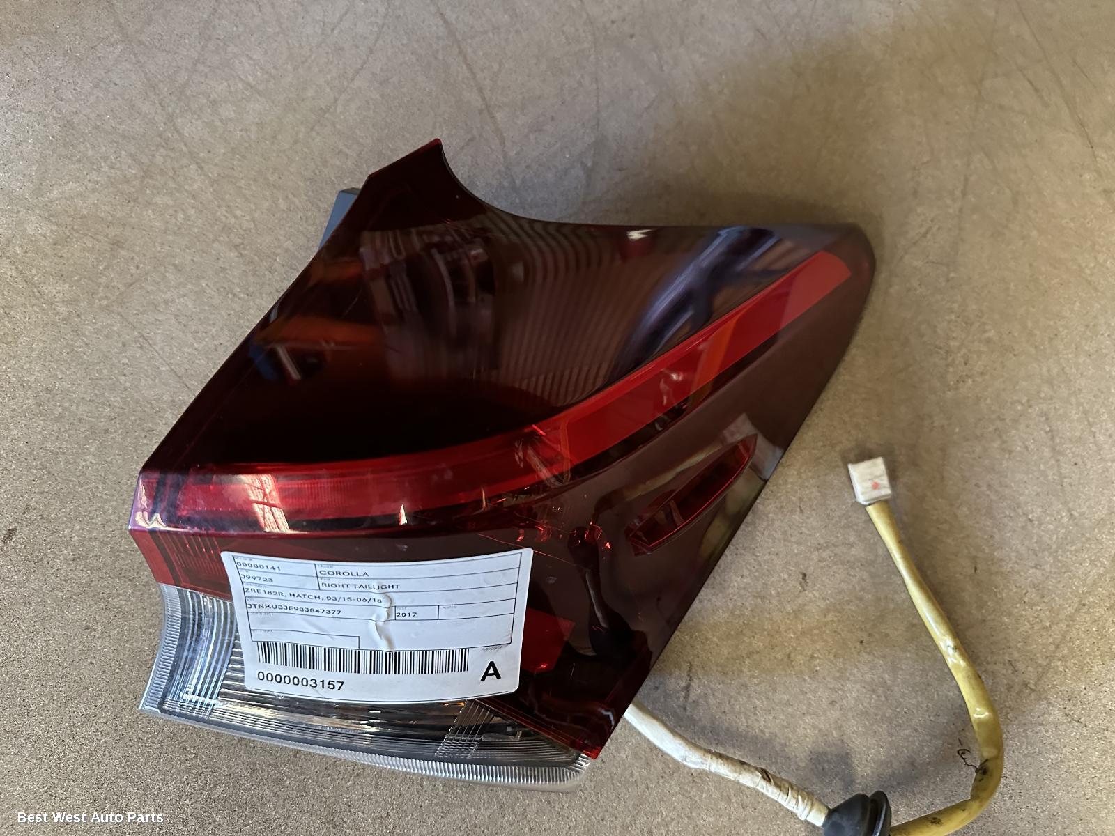 2017 TOYOTA COROLLA Right Taillight
