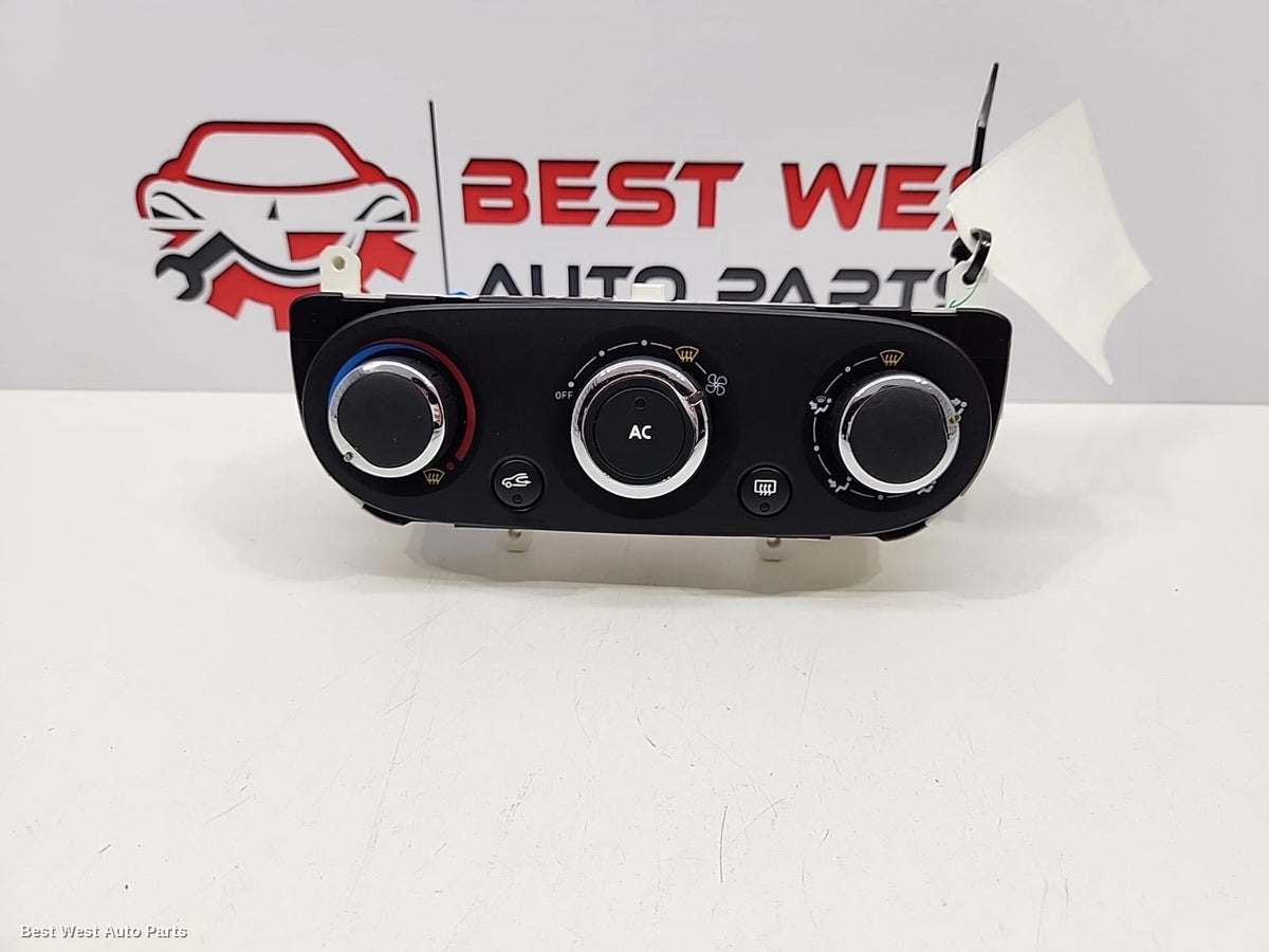 2014 RENAULT CLIO Heater/Ac Controls