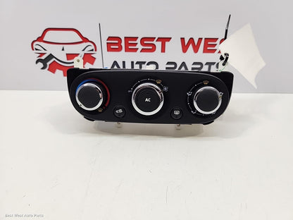 2014 RENAULT CLIO Heater/Ac Controls