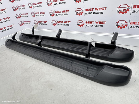 2025 TOYOTA HILUX Side Step/Skirt