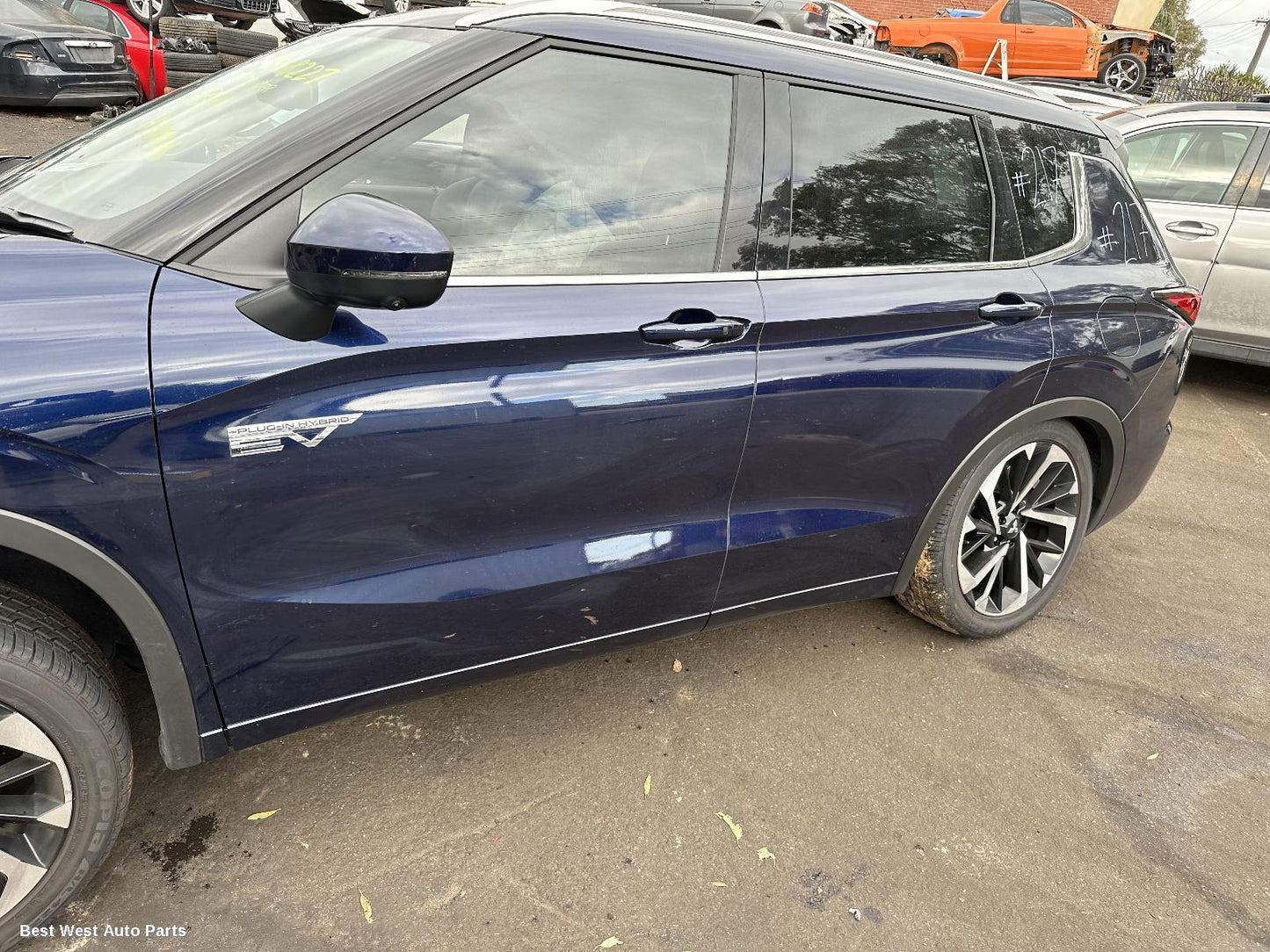 2023 MITSUBISHI OUTLANDER Left Front Door Window