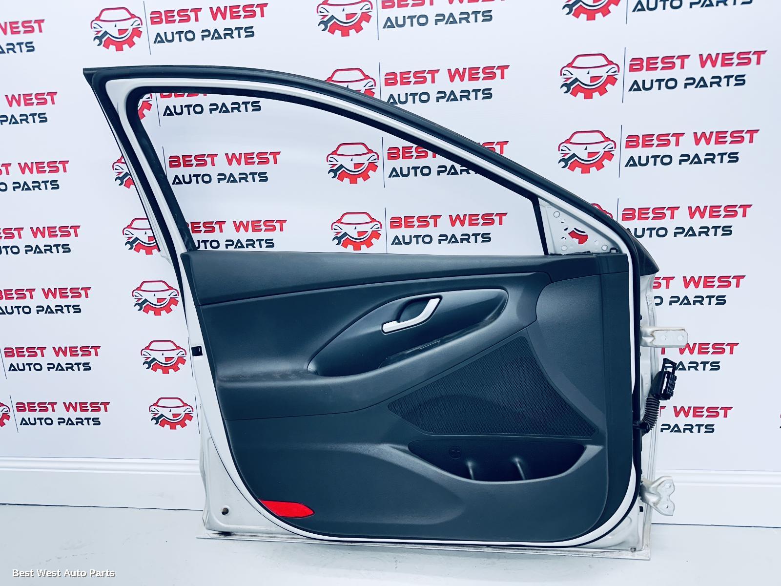 2018 HYUNDAI I30 Left Front Door