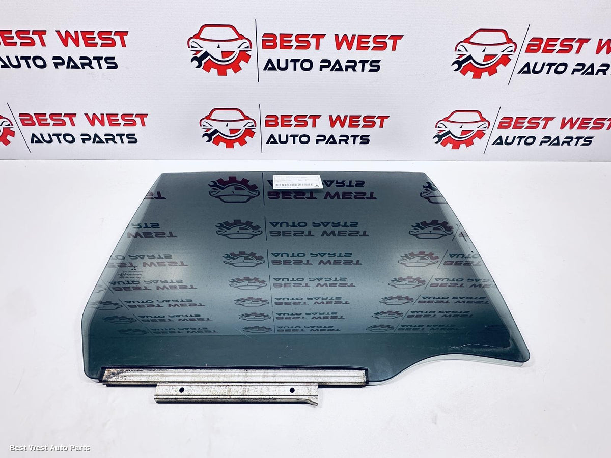 2015 MITSUBISHI TRITON Right Rear Door Window