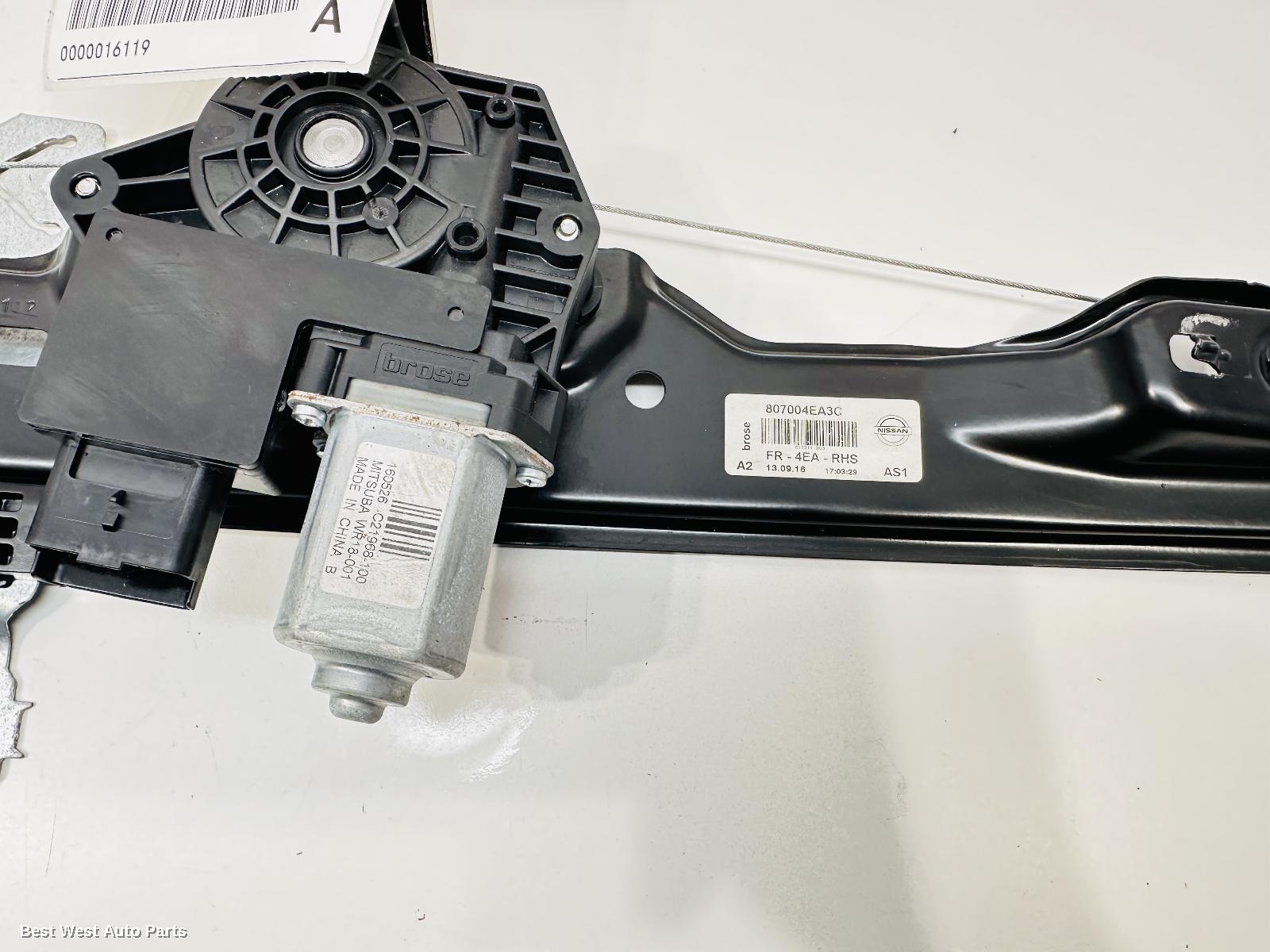 2016 NISSAN QASHQAI Right Front Window Reg/Motor