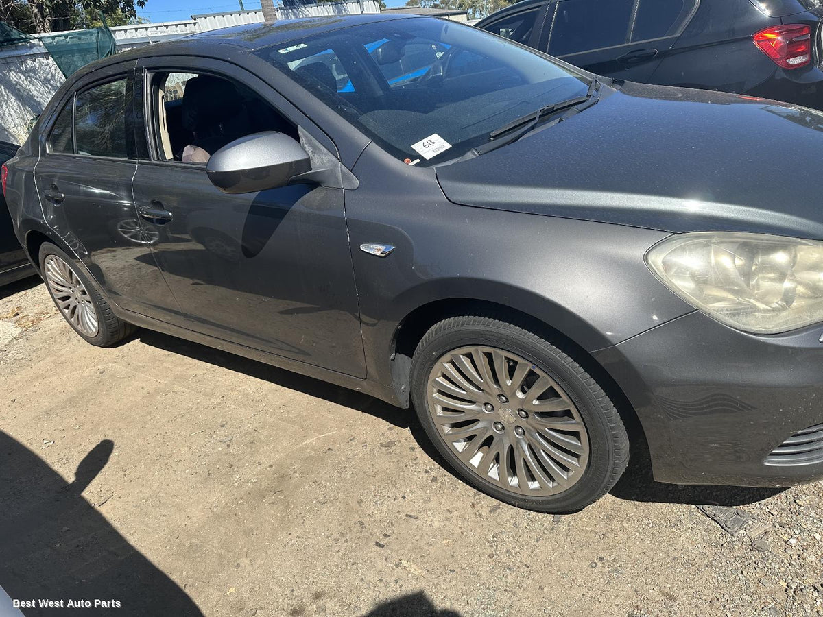2011 SUZUKI KIZASHI RIGHT_REAR_DOOR_SLIDING