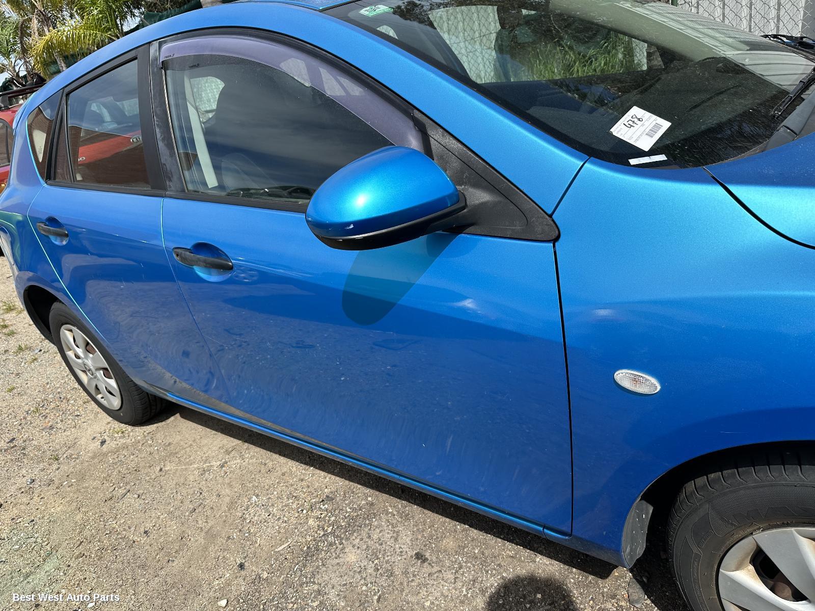 2010 MAZDA 3 Right Taillight