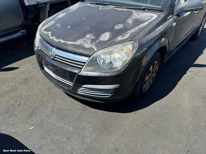 2006 HOLDEN ASTRA Right Guard