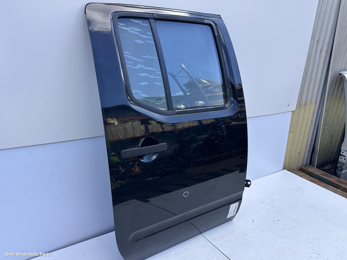 2014 NISSAN NAVARA RIGHT_REAR_DOOR_SLIDING