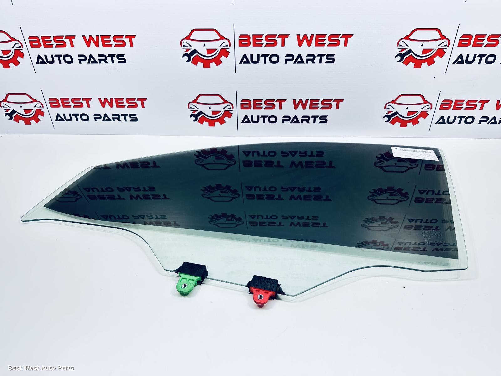 2021 NISSAN NAVARA Left Front Door Window