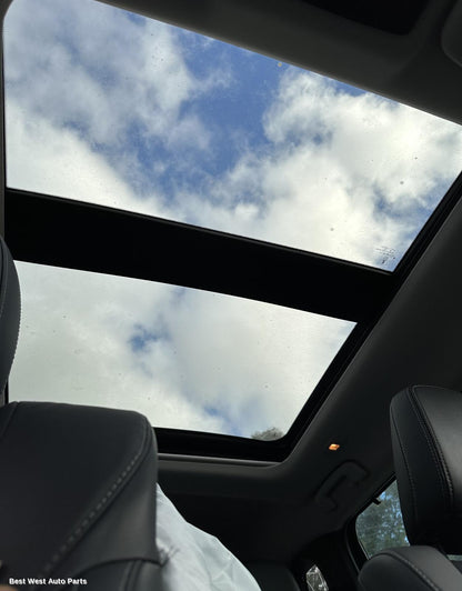 2023 MITSUBISHI OUTLANDER Roof Glass/Sunroof/T