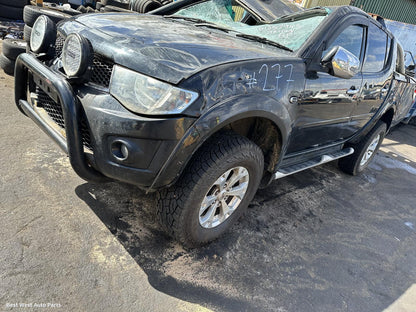 2015 MITSUBISHI TRITON Air Cleaner/Box