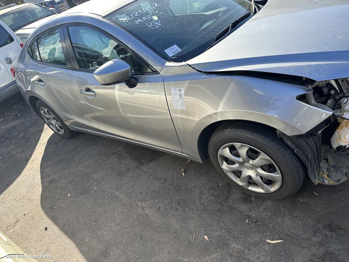 2014 MAZDA 3 Console