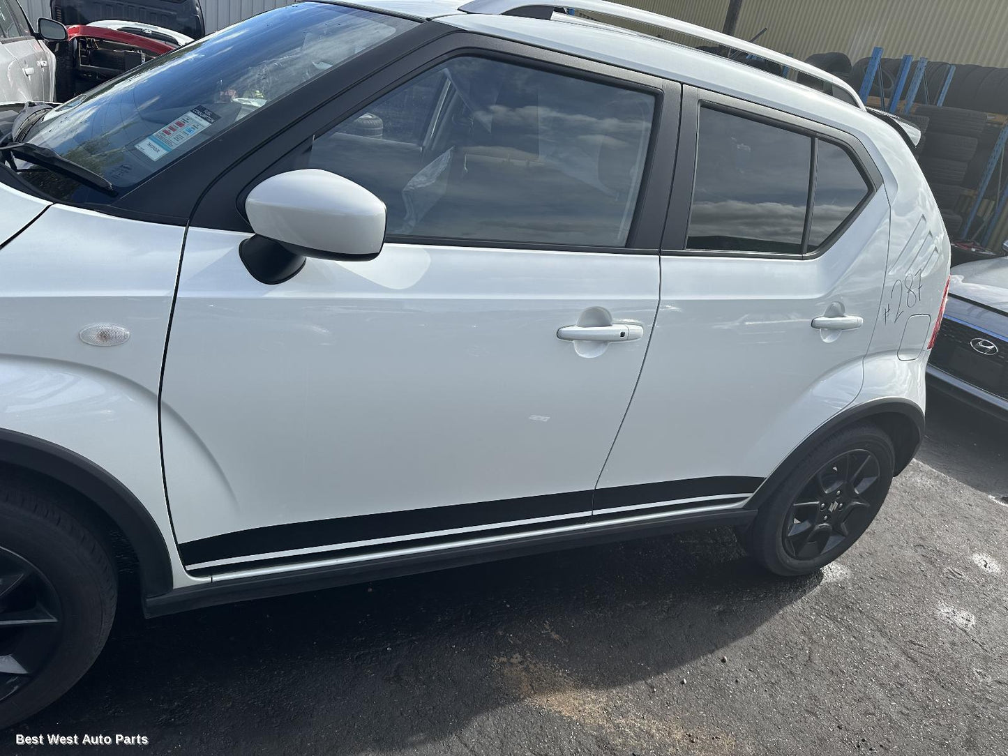 2023 SUZUKI IGNIS Left Front Door Window