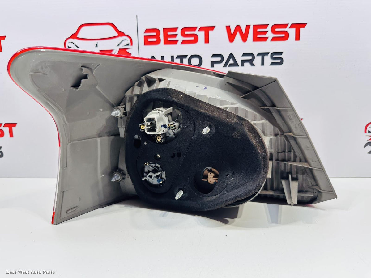 2008 TOYOTA YARIS Right Taillight