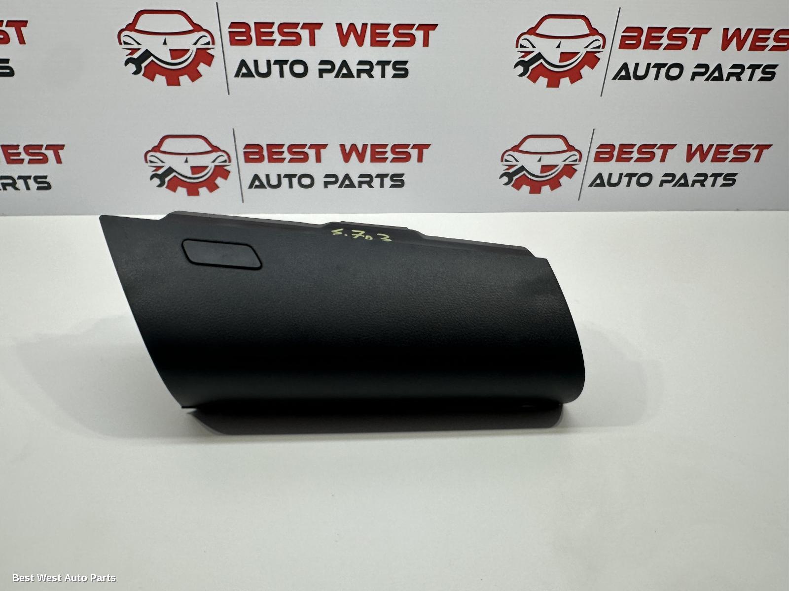 2024 TOYOTA HILUX Glove Box