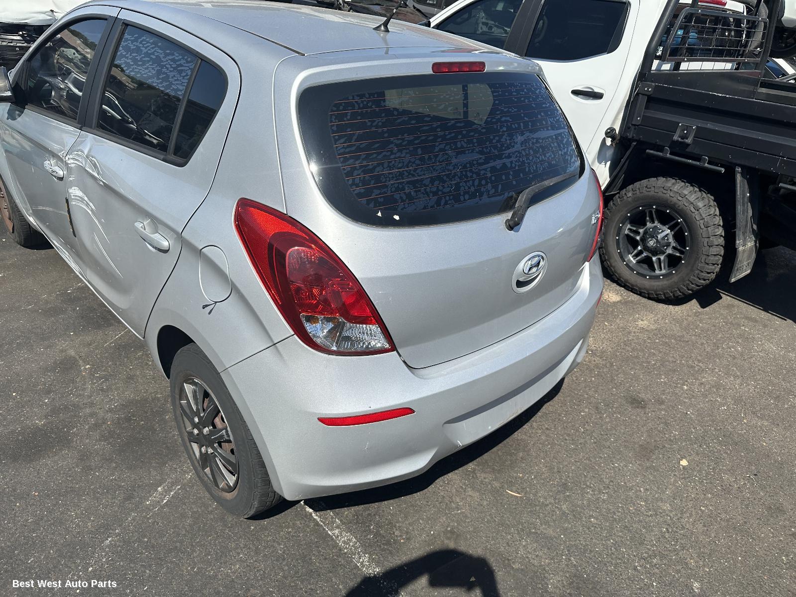 2014 HYUNDAI I20 Left Front Window Reg/Motor