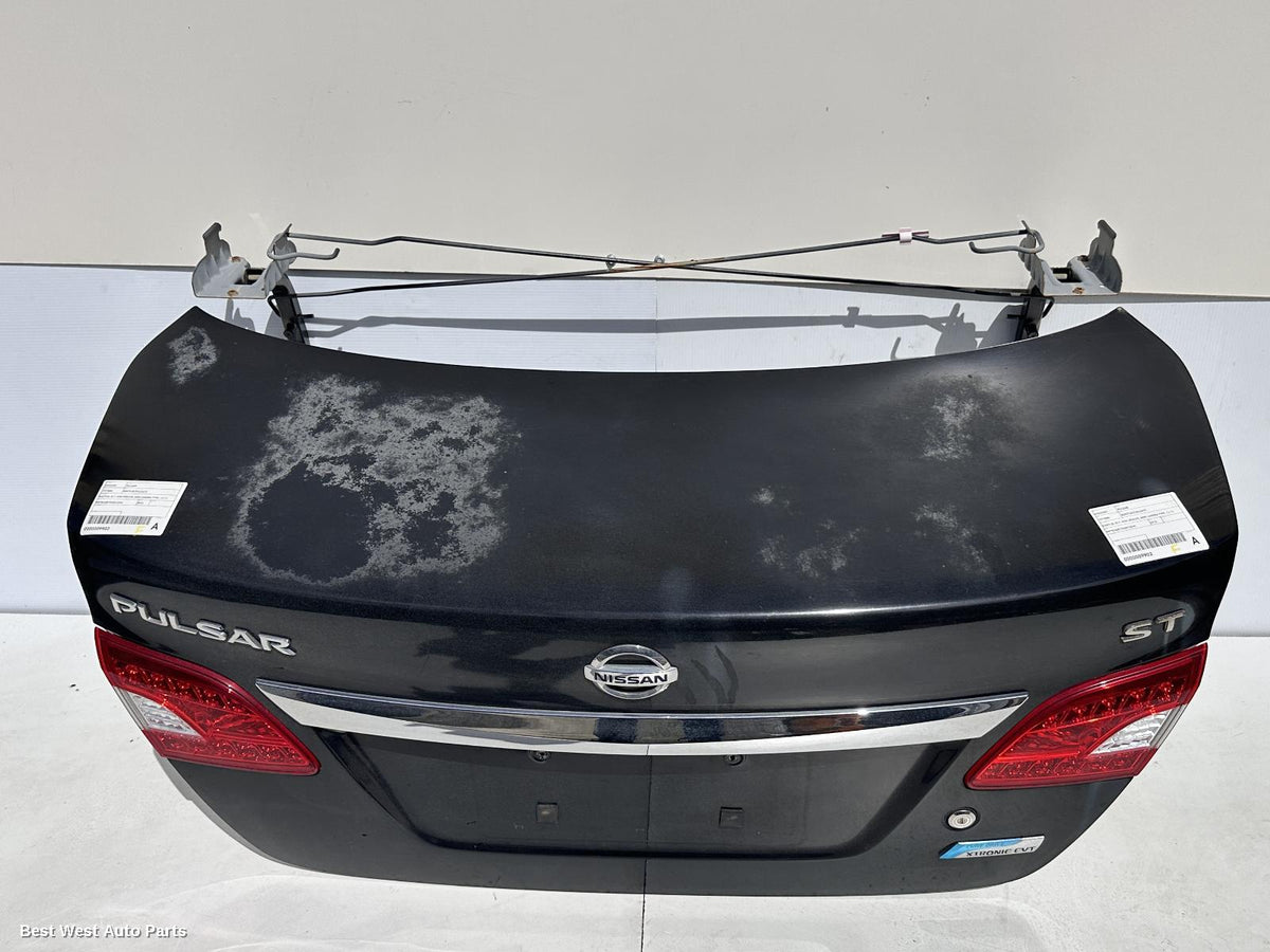 2013 NISSAN PULSAR Bootlid/Tailgate